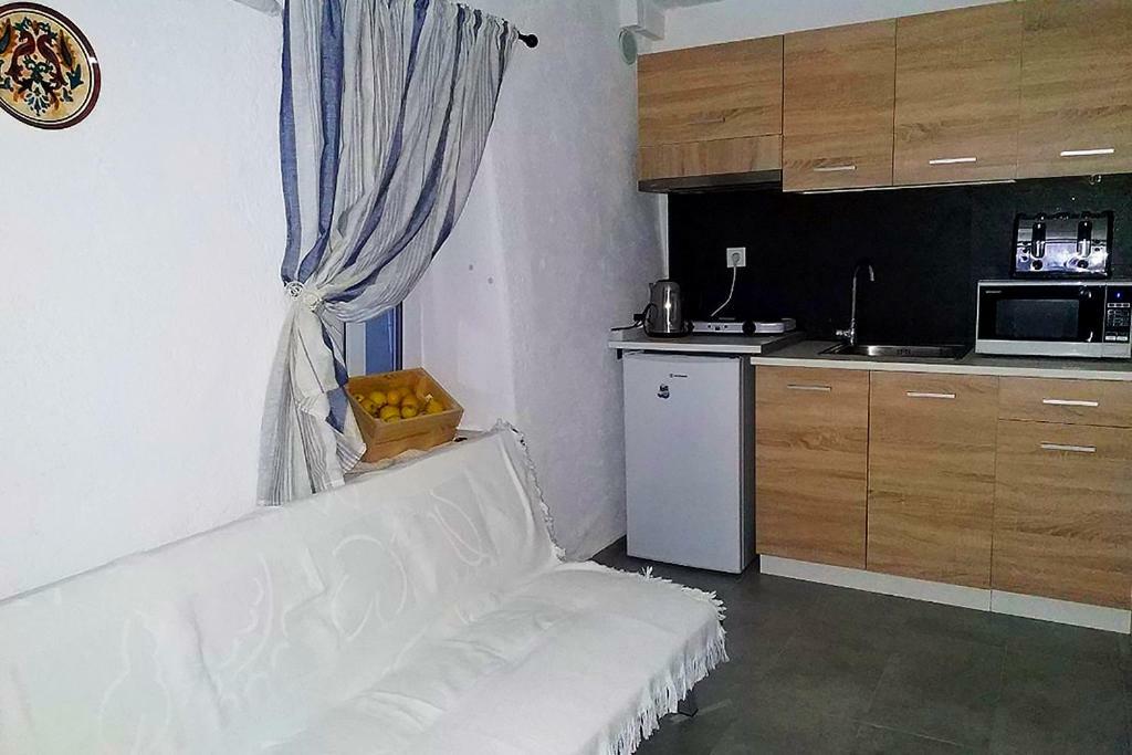 Theseus Apartment Poros Town Exterior foto