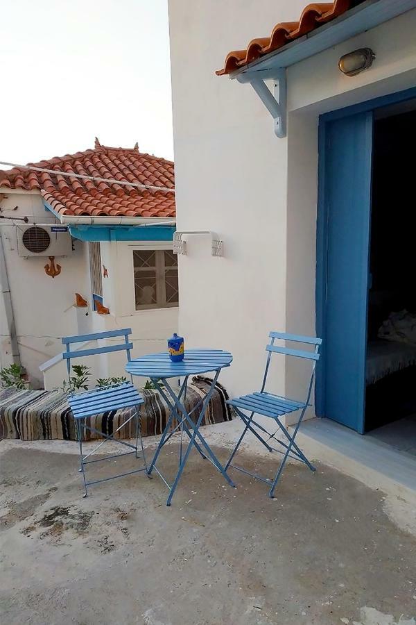 Theseus Apartment Poros Town Exterior foto