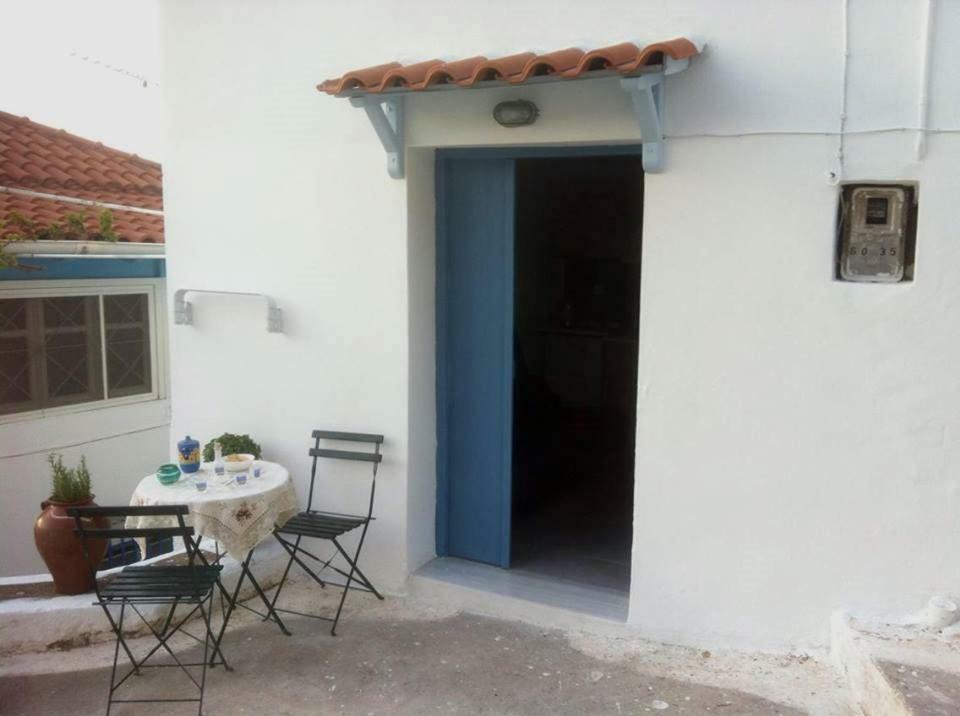 Theseus Apartment Poros Town Exterior foto